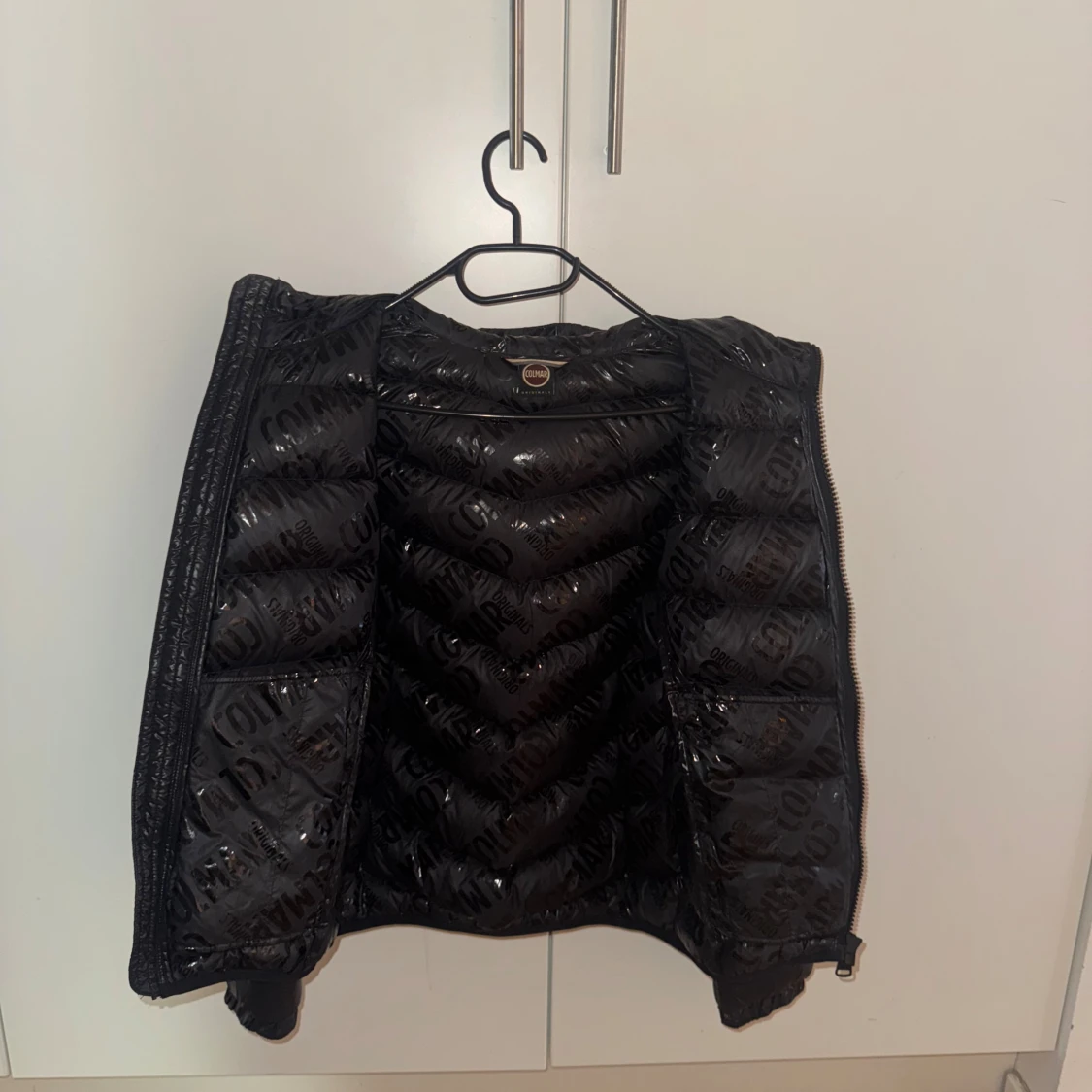 Svart dunjacka från Colmar - 2