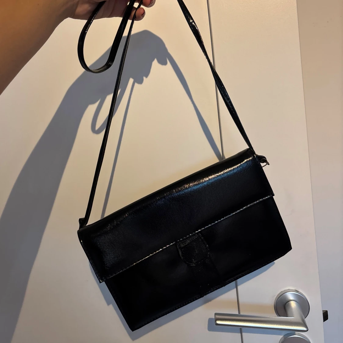 Svart axelväska i skinn