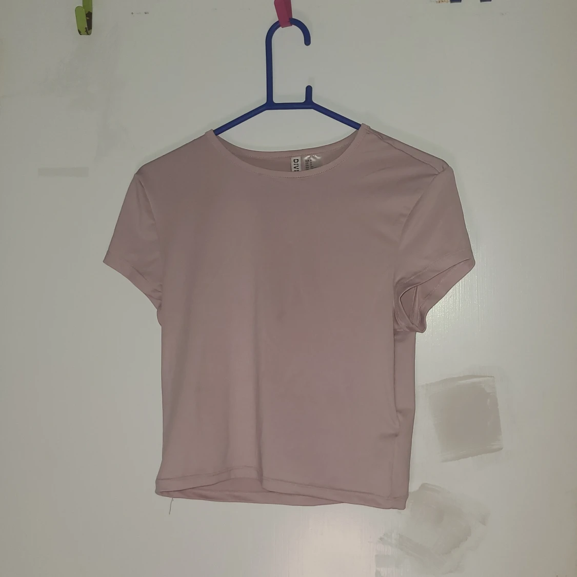 Ljusrosa croppad topp från H&M Divided