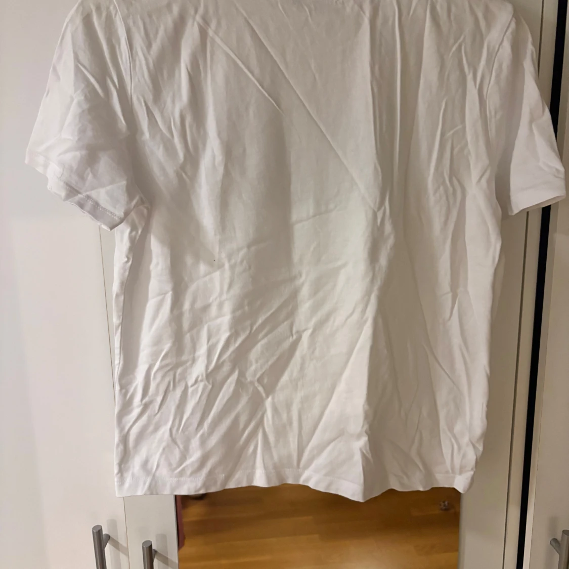 Vit t-shirt med silvertryck från Zara - 1