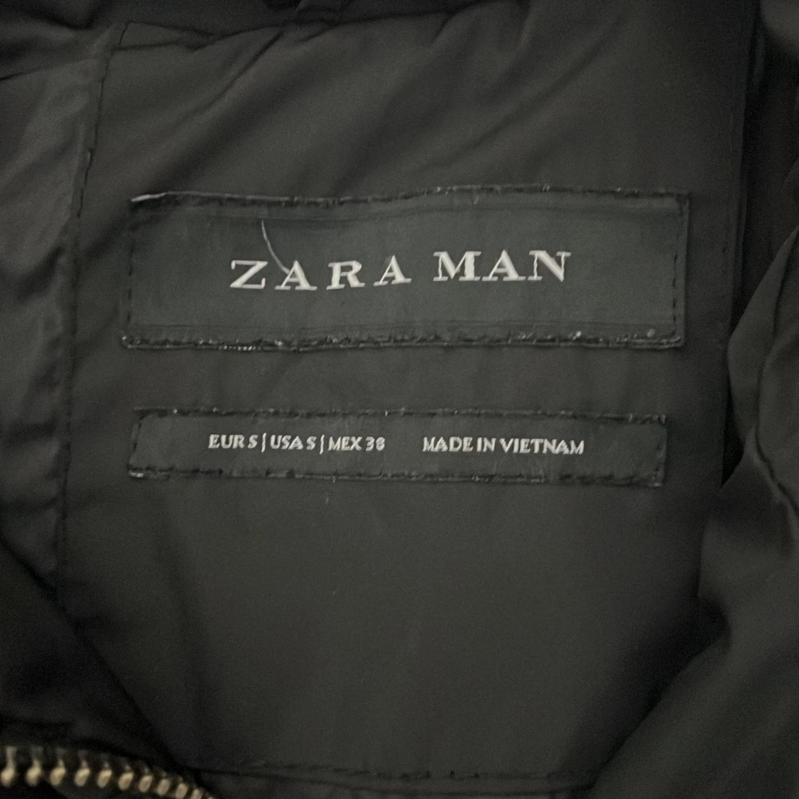 Svart quiltad jacka från Zara Man - 1