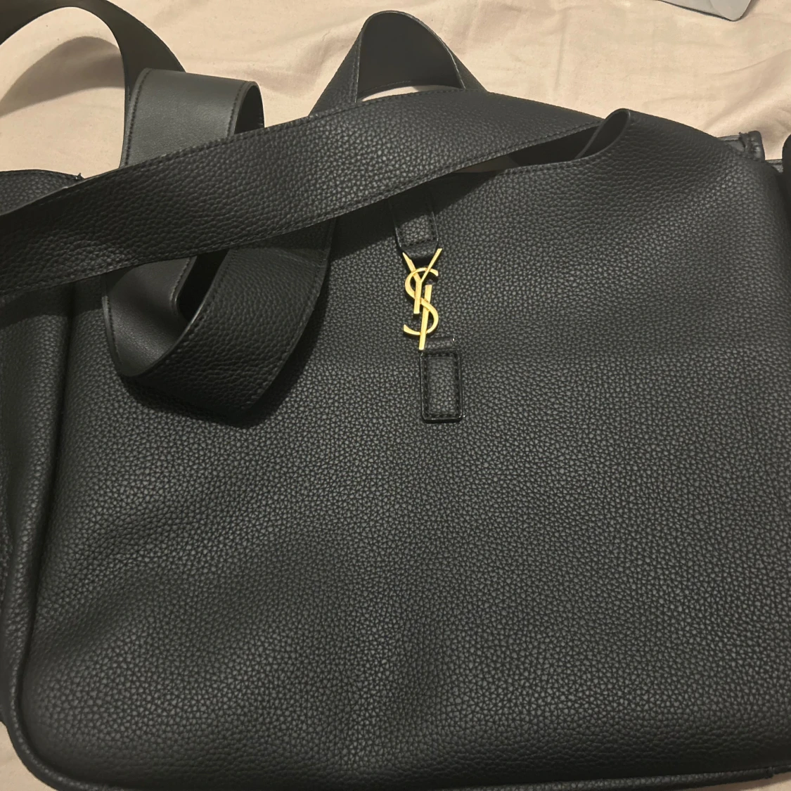 Stor och rymlig väska 