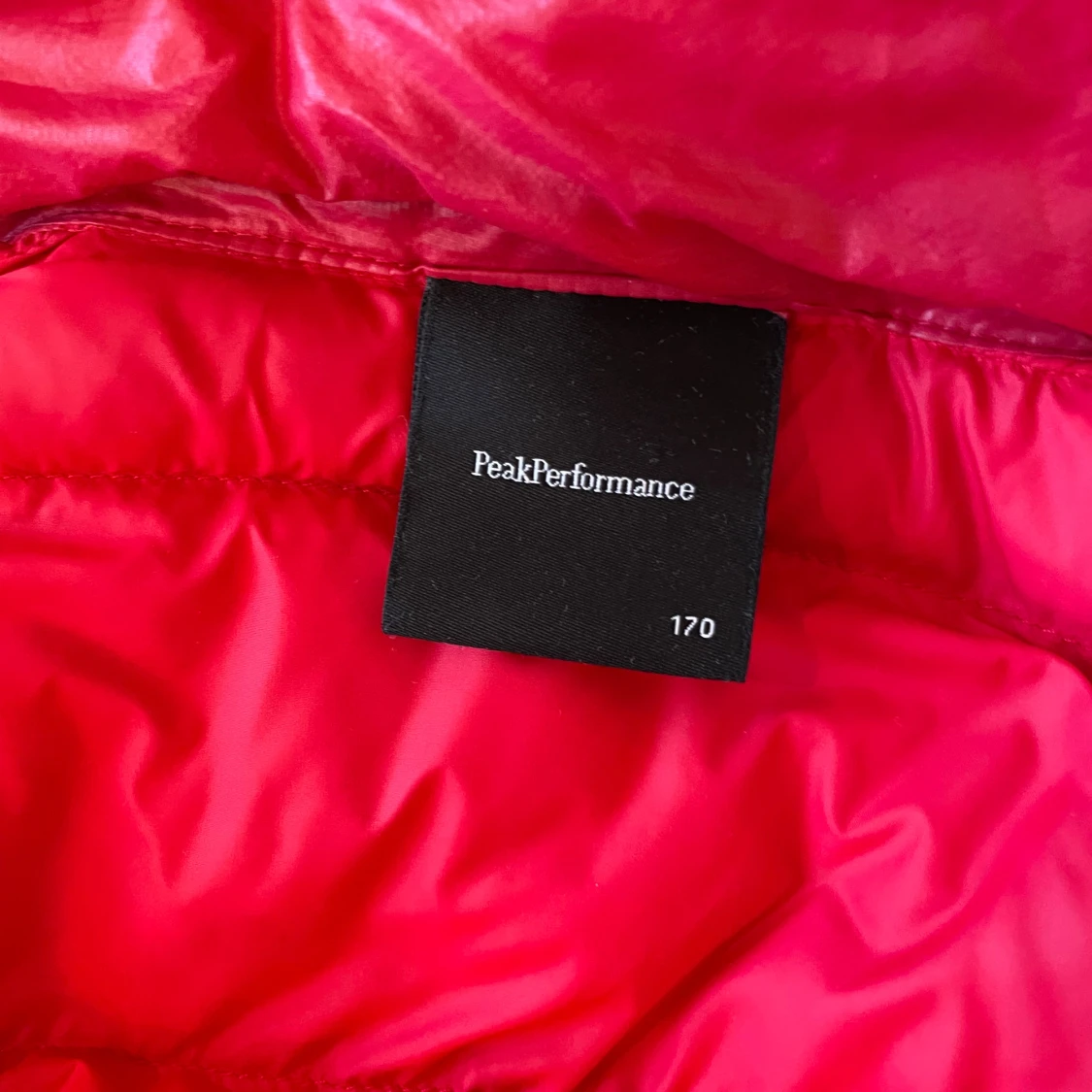 Röd Peak Performance dunjacka 170 - 3