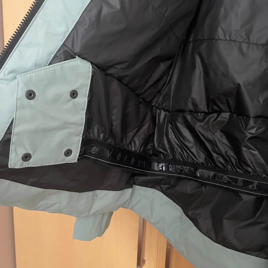 Grön skidjacka från Everest - 2