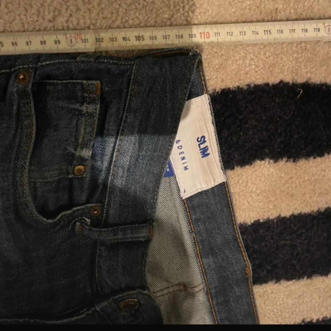Vintage washed Slim fit jeans i mörkblå denim - 3