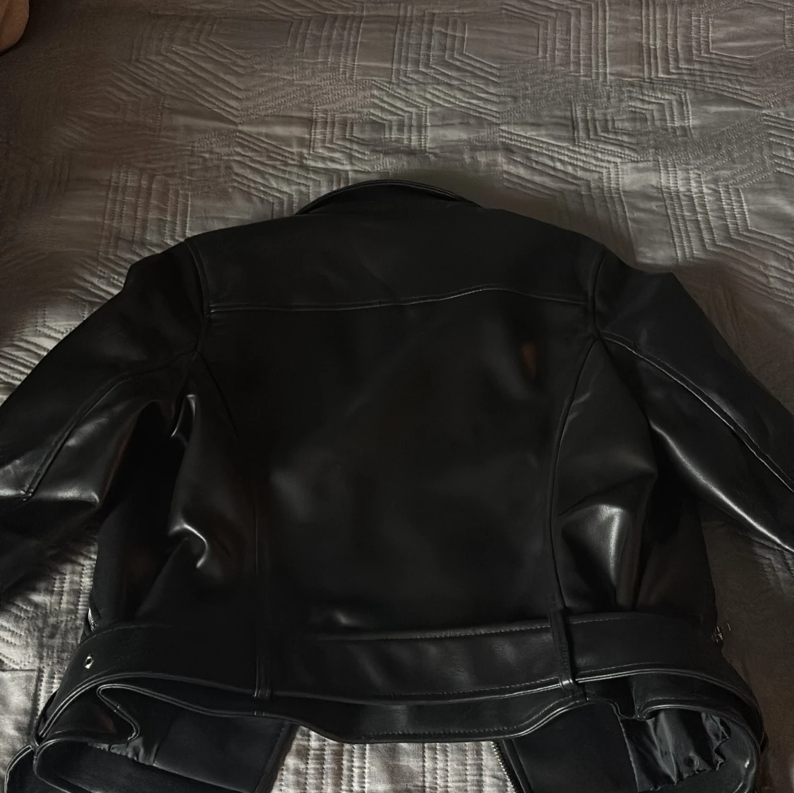 Svart skinnjacka från Glamorous - 2