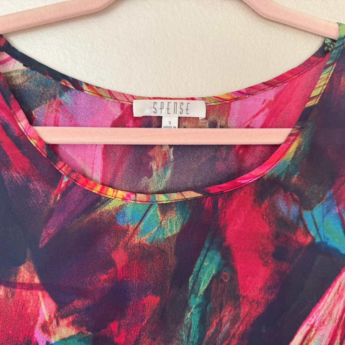 Färgstark mönstrad blus från Spense - 2
