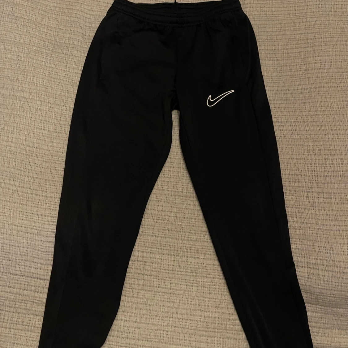 Svarta mjukisbyxor från Nike