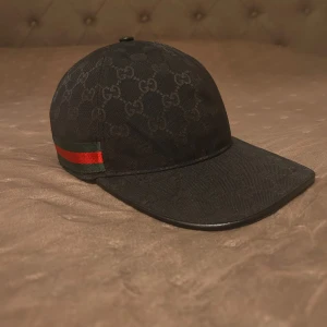 Svart gg keps 🧢  - Svart gg keps, aldrig använd. Ettiketer/ lappar kommer med!