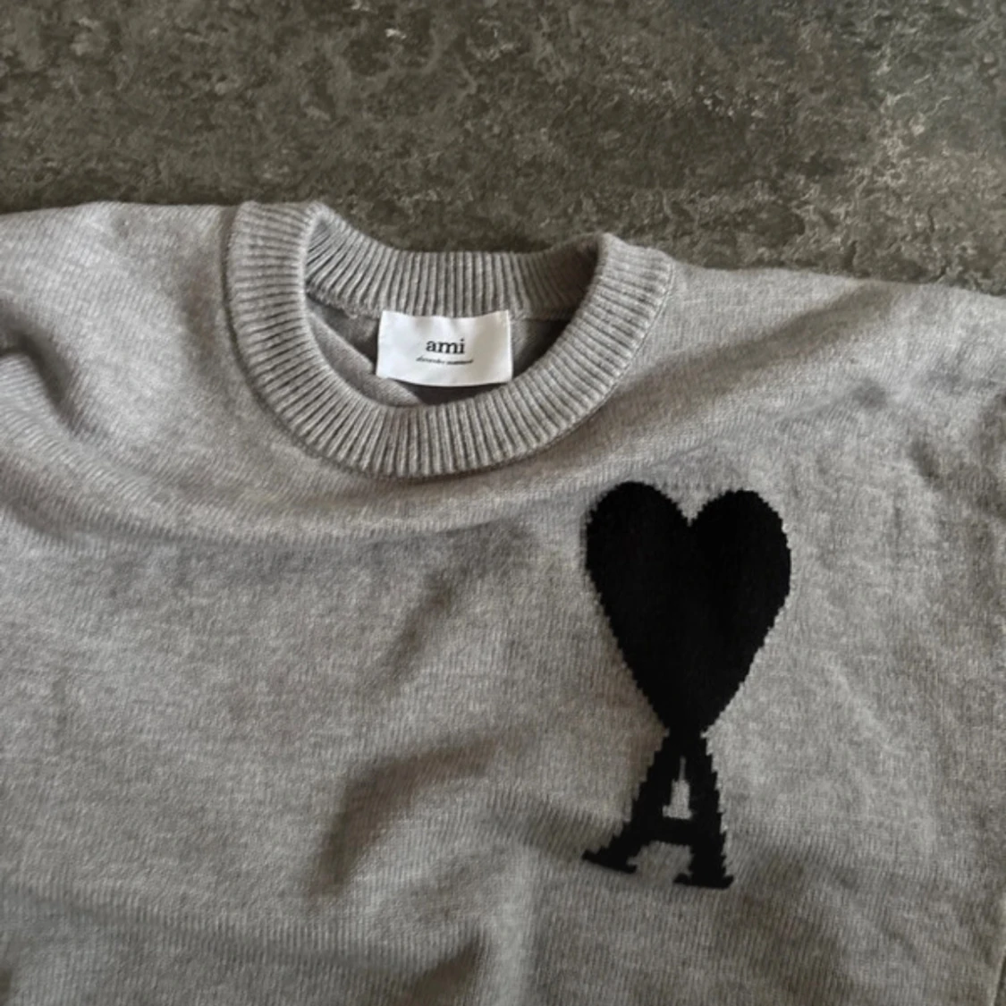 Grå stickad tröja från Ami Paris - 1