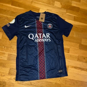 PSG tröja - Helt ny PSG Size M