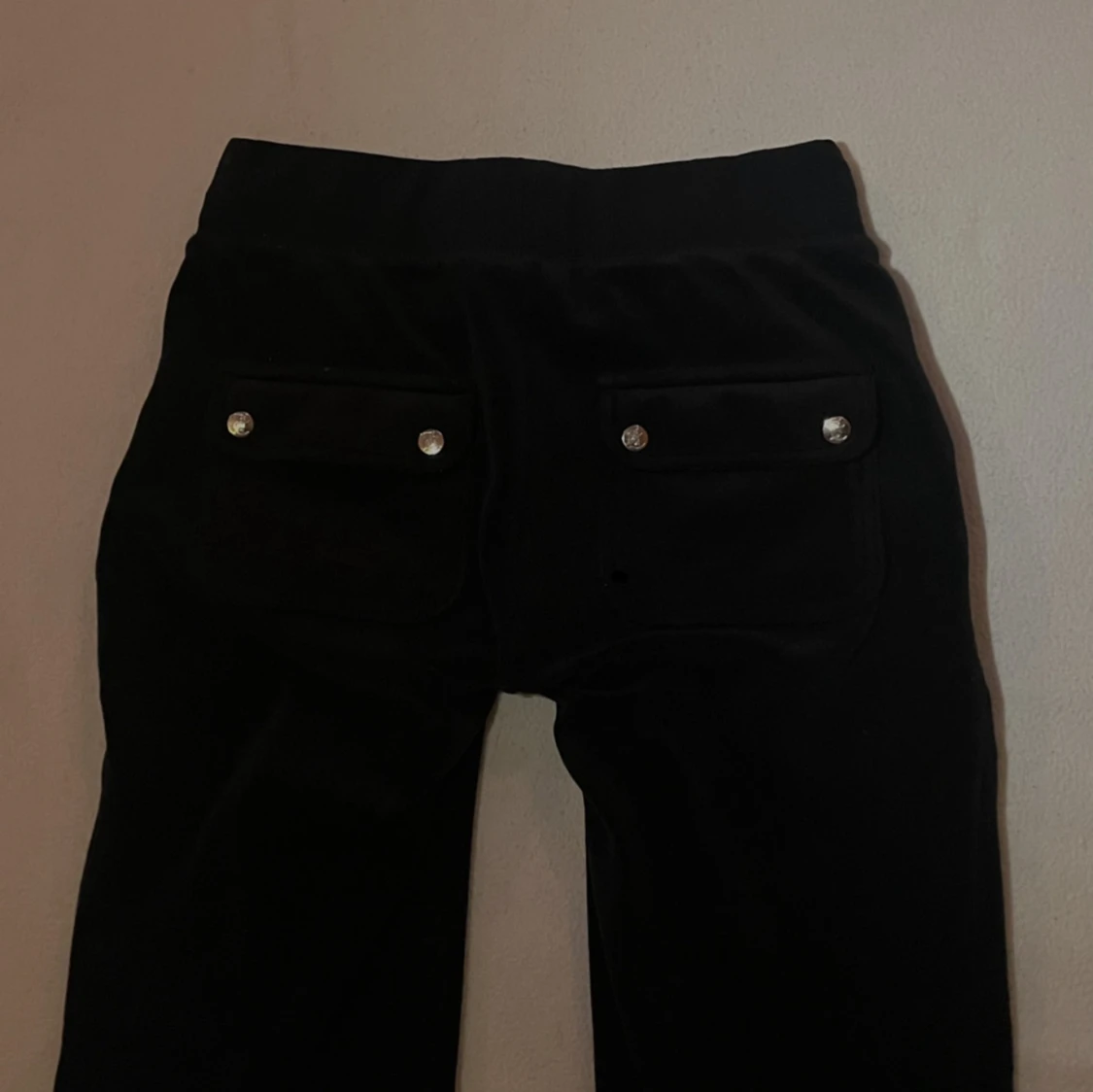 Svarta Juicy Couture mjukisbyxor  - 1