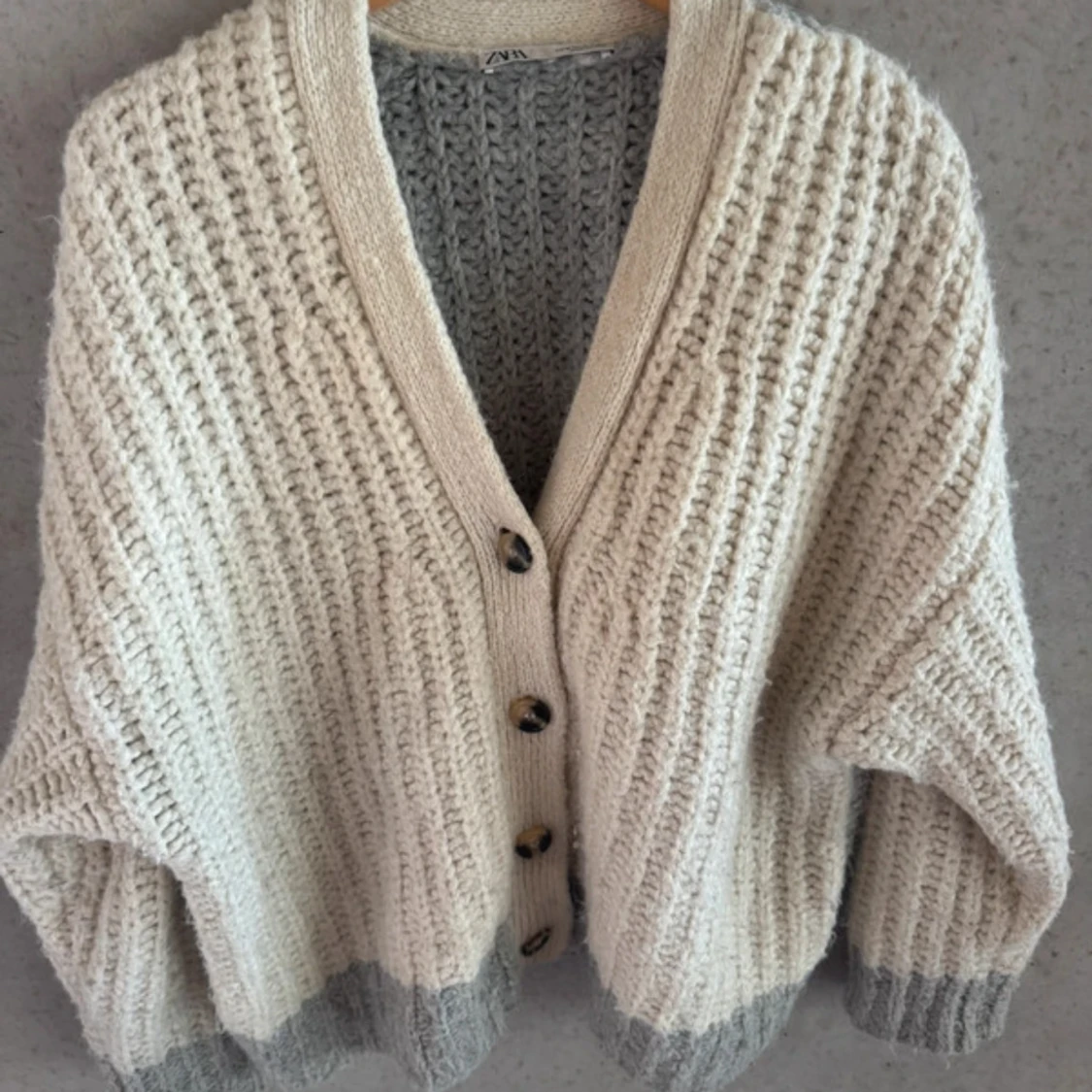 Stickad kofta Zara