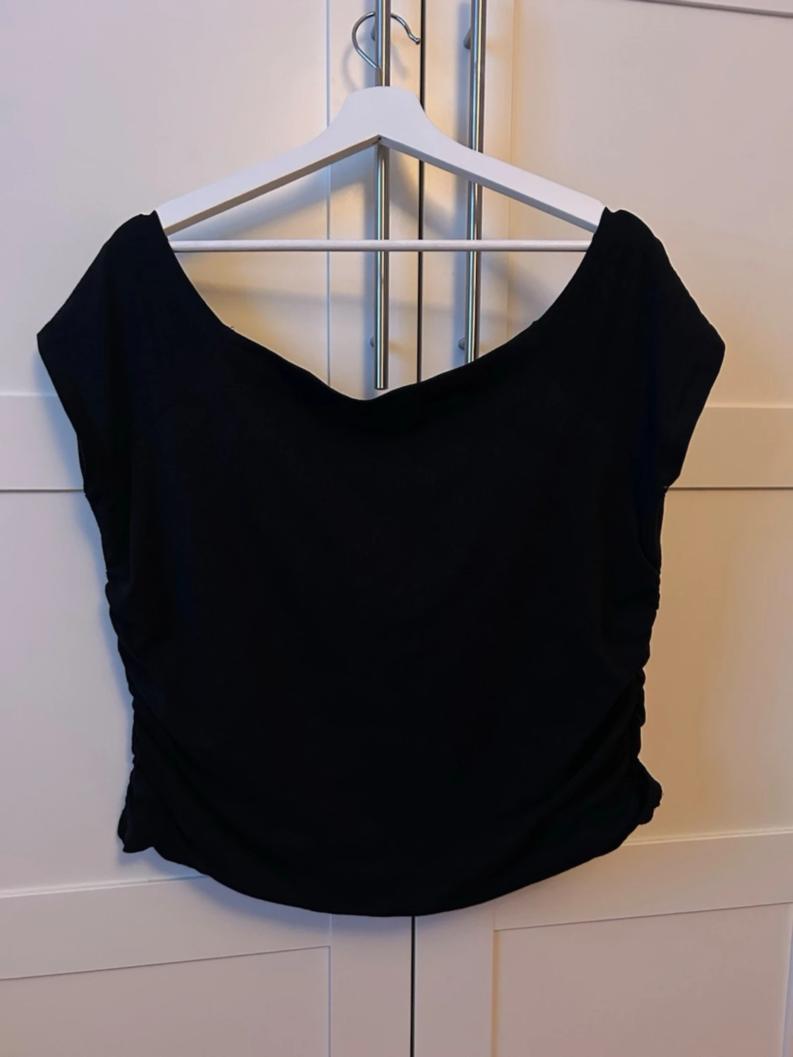 Svart offshoulder topp strl. XL