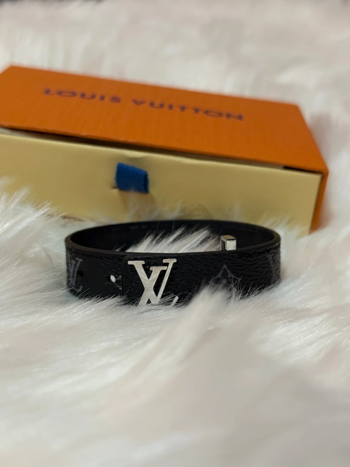 Läderarmband LV