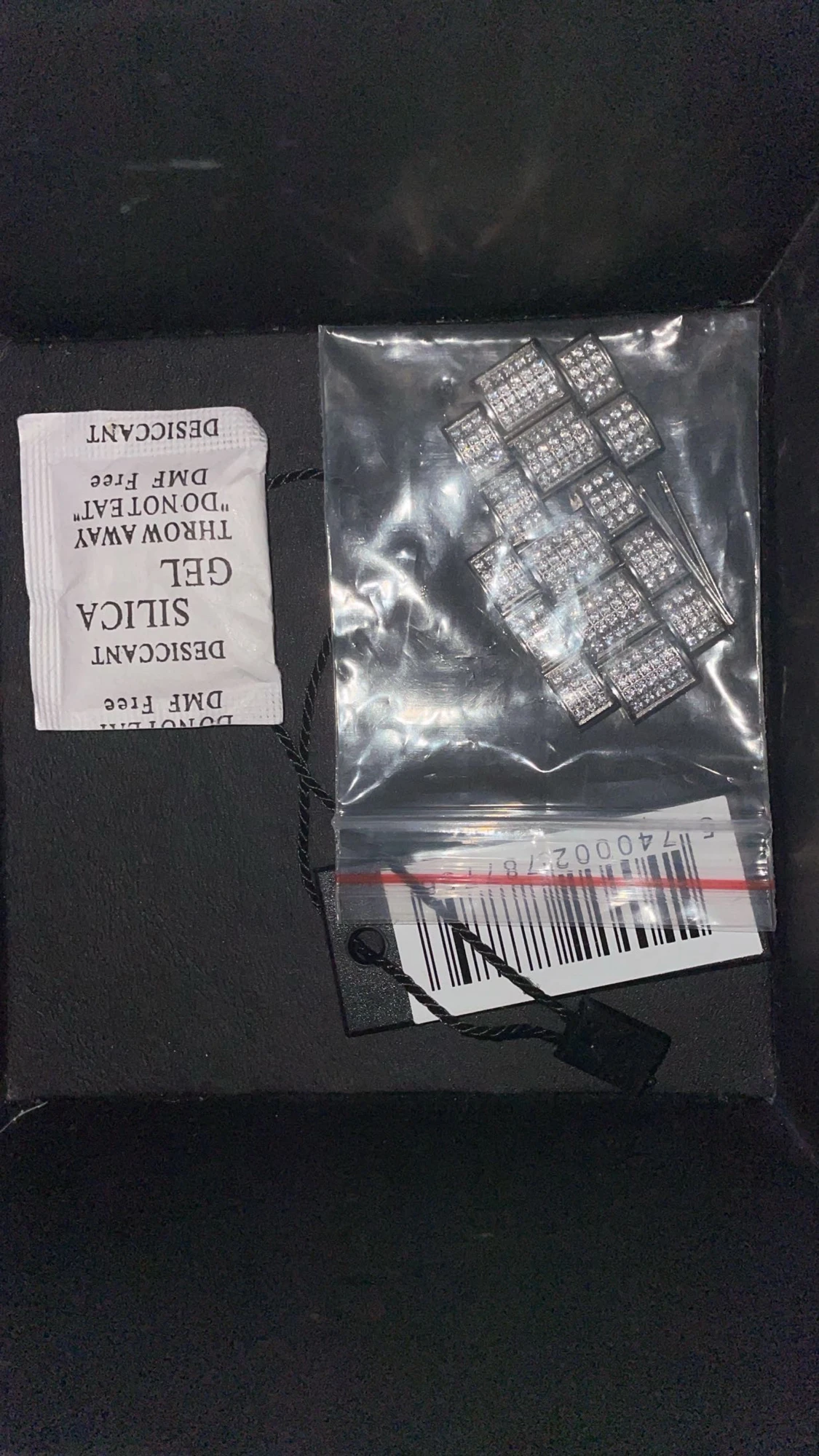 Dissing silverfärgad klocka med stenar - 3