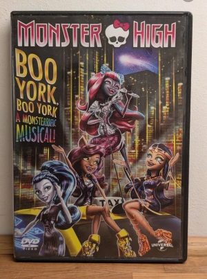SÖKER!! - MH Boo York Dvd - Söker Monster High Boo York på dvd, har du? Hör gärna av dig!. Begagnad eller ny spelar ingen roll, betalar mellan 10-25kr.