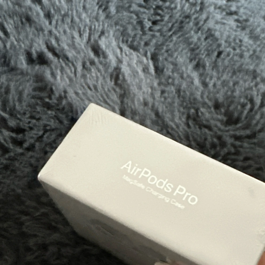 AirPods Pro - 4