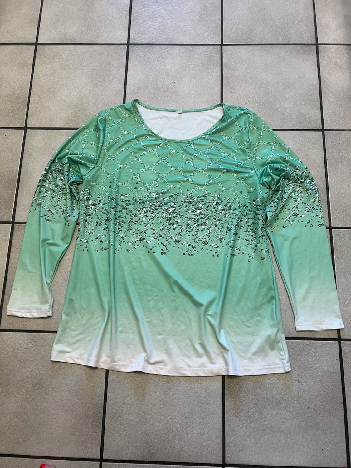 Blus storlek L oanvänd