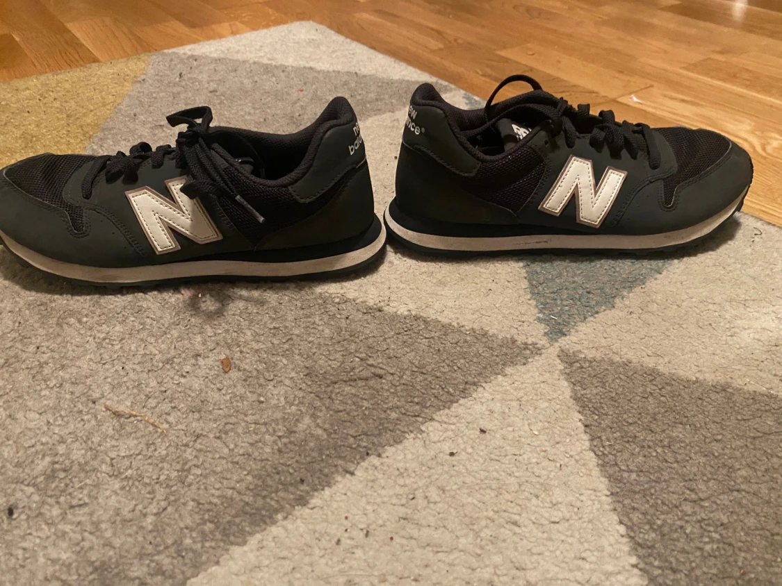 Svarta New Balance 500 sneakers