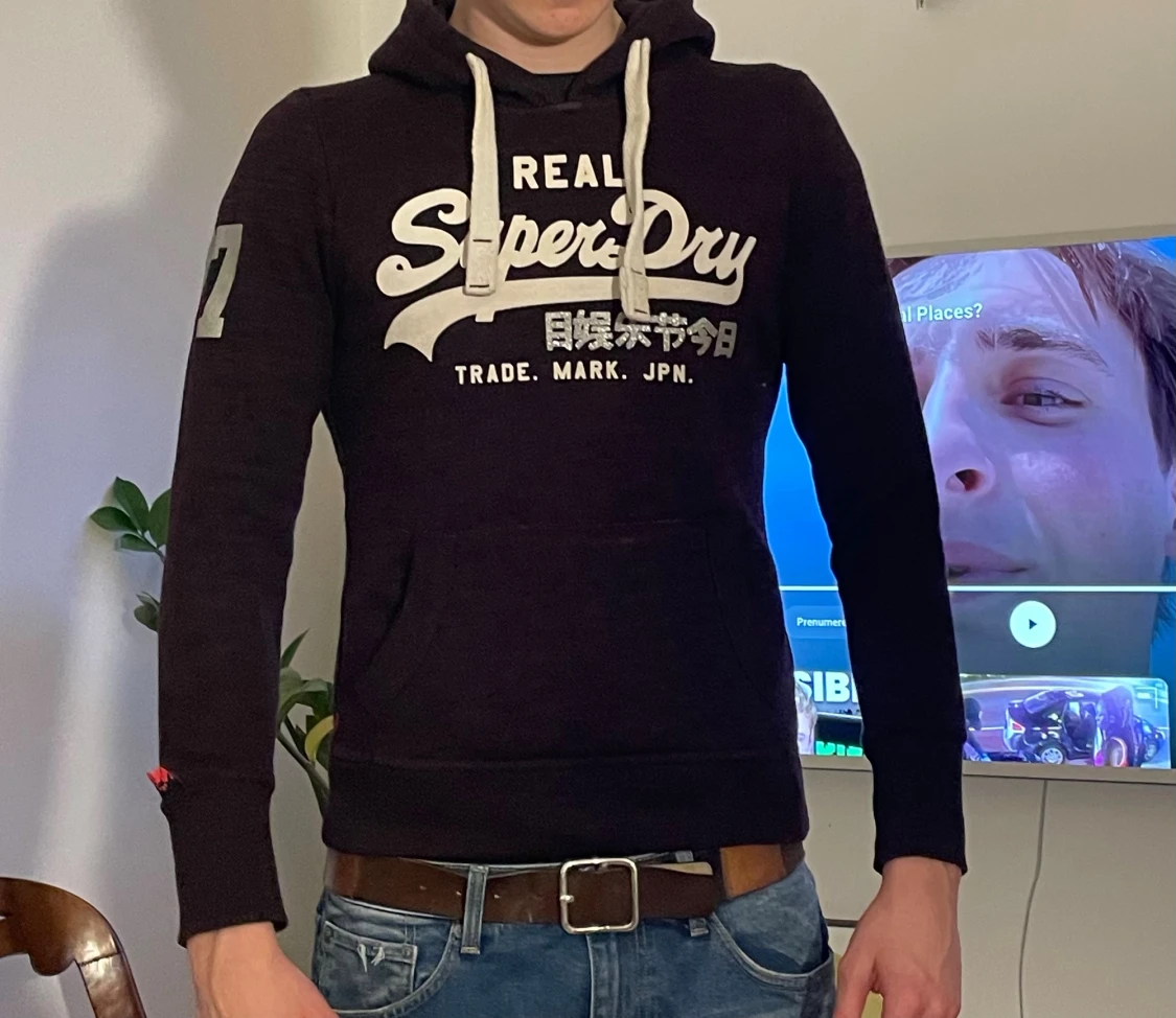 Röd superdry hoodie