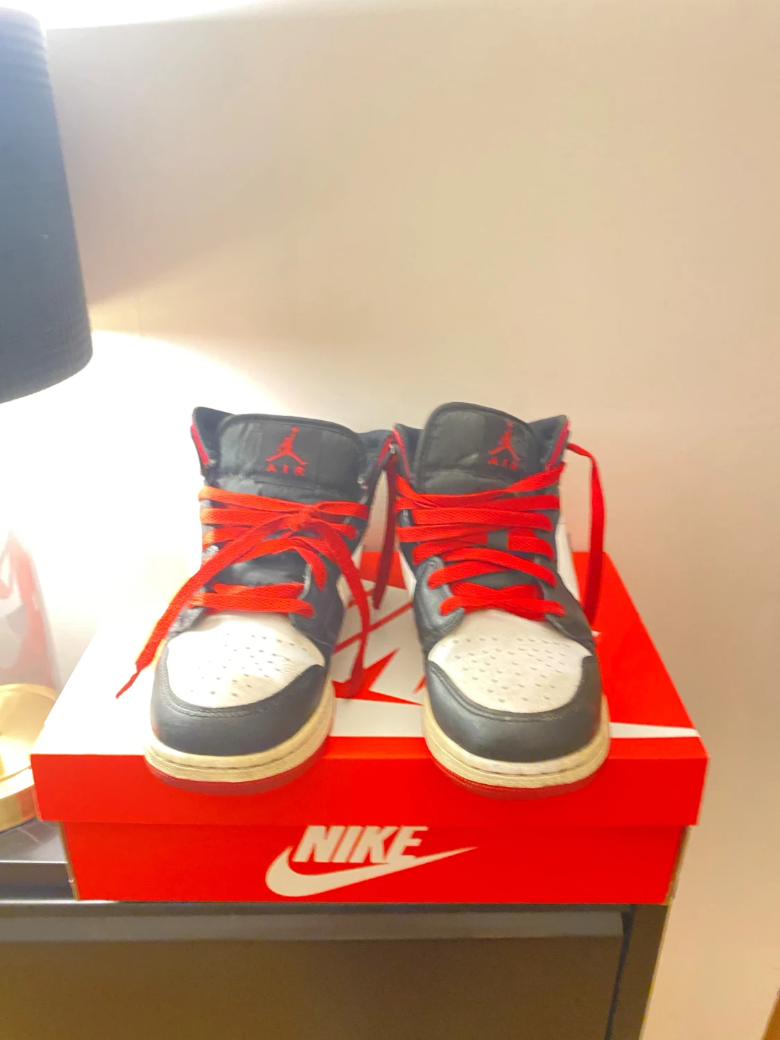 Nike Air Jordan 1 Mid svart/vit/röd - 2