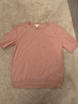 Rosa stickad tröja - Rosa stickad  tshirt från HM! 