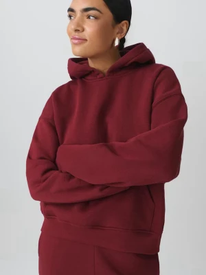 Gina hoodie - Säljer en hoodie som på bilden från Gina i fina vinröda färgen❤️Storlek xs och i fint skick😌❤️Skickar gärna fler bilder så skriv ifall det önskas!