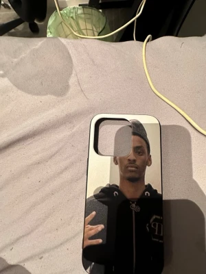 Yasin byn mobil skal  - Passar till iPhone 14 Pro 