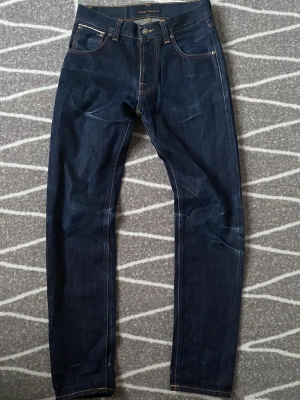 Nudie Jeans dry salvage Steady Eddie - Ett par sällsynta dry salvage nudie jeans som förändrar utseende under användning | storlek 28/32 | En modell många vill ha som tyvärr inte säljs längre.🍀