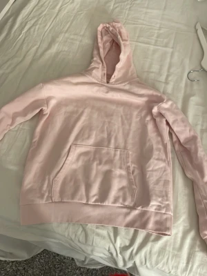 Rosa hoodie - En stil ren hoodi i bra skick.