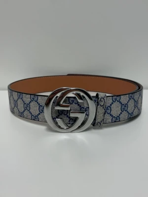 Gucci Bälte - Helt ny aldrig använd. Storlek 110cm. Snabb frakt, skriv gärna vid fler frågor.