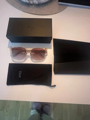 Dior solglasögon  - Helt nya . 