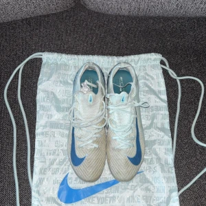 Nike mercurial Vapor 16 Elite ag-pro - Mycket bra skick, endast lite smutsiga. Skopåse medföljer. Storlek 41 (26cm)