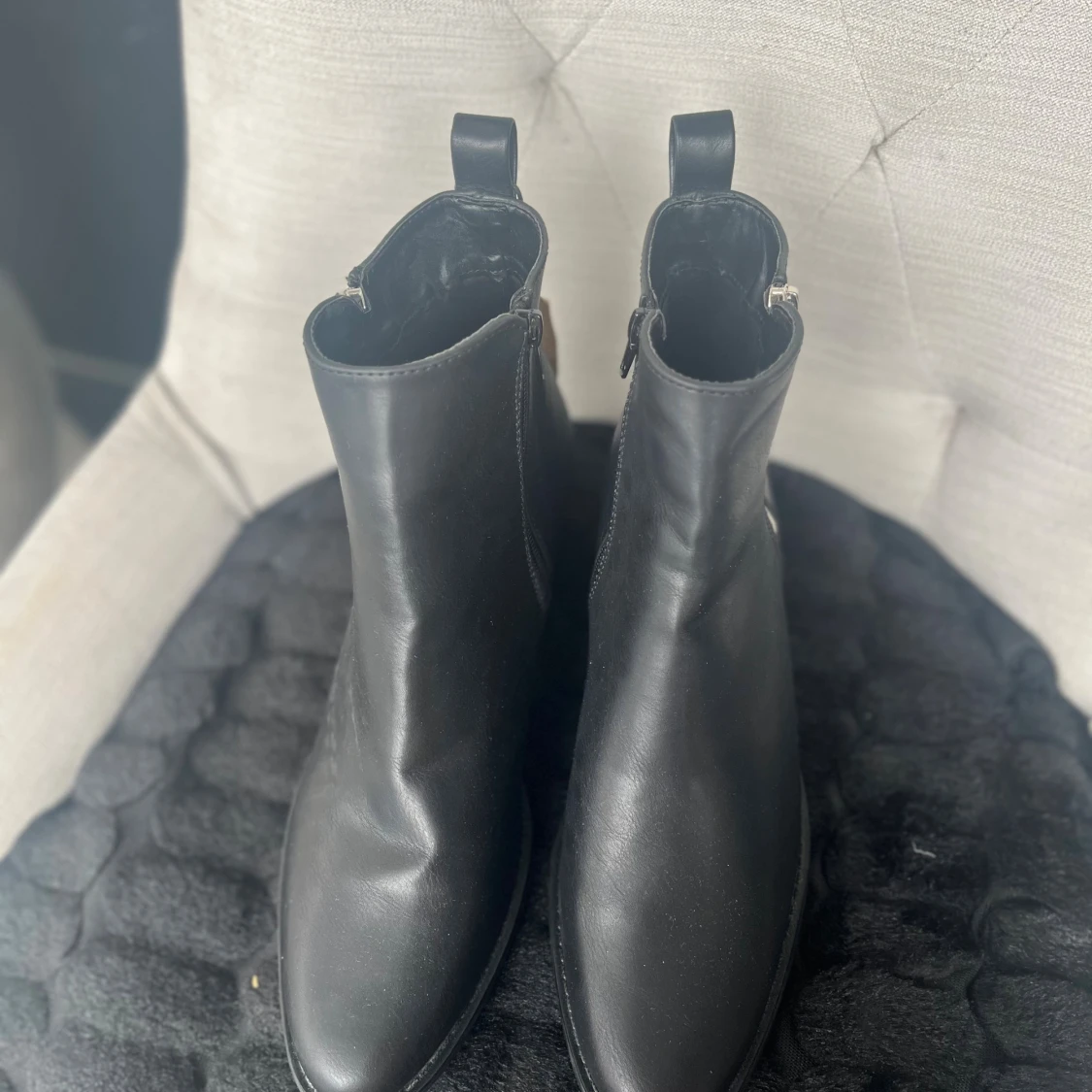 Svarta boots med dragkedja