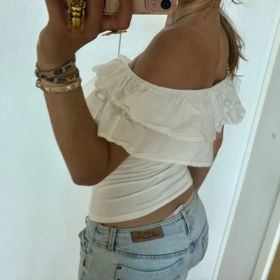 Off shoulder volang topp  - 1