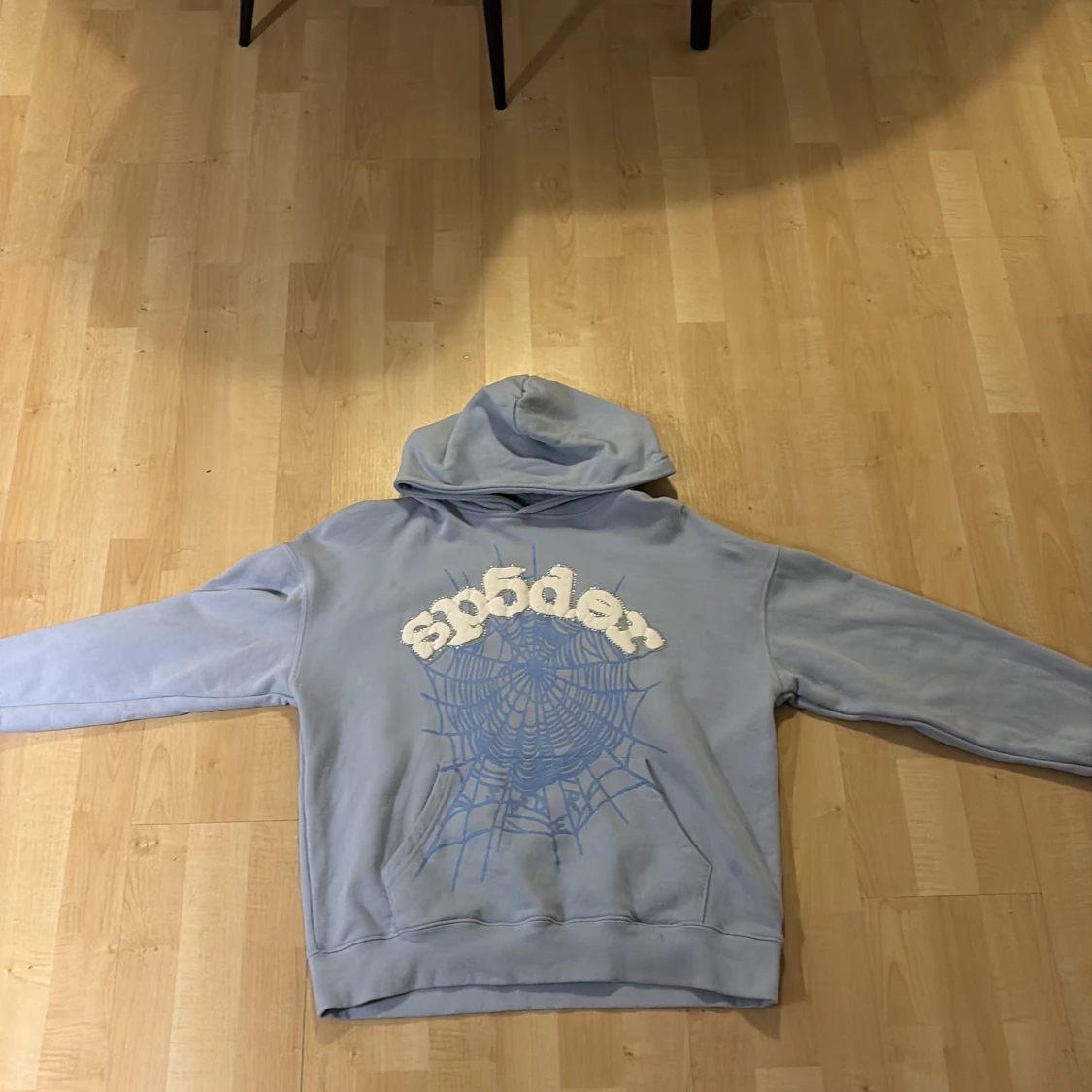 Spider Hoddie ljus blå M