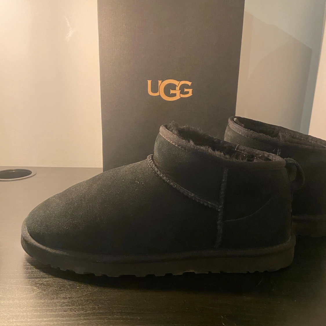 Svarta UGG boots i mocka - 4