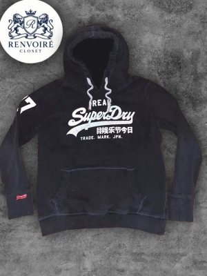 Superdry hoodie - Riktigt fet superdry hoodie i fint skick! Storlek 170 men passar xs perfekt!