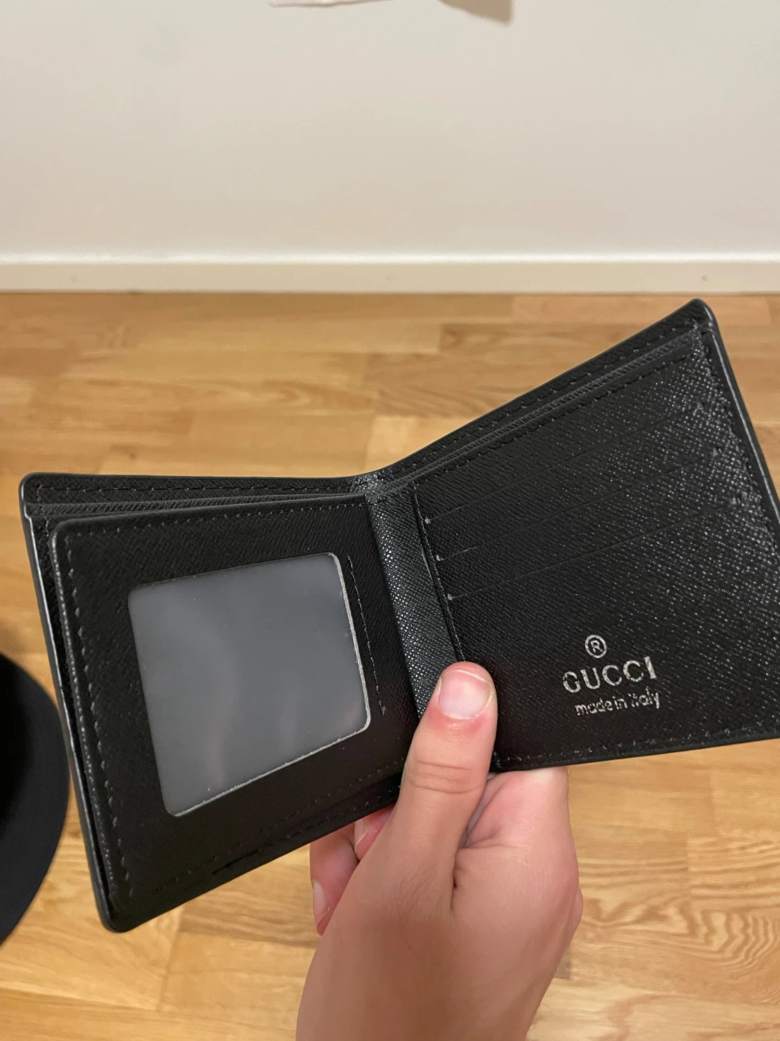 Svart plånbok med röd orm  - 3