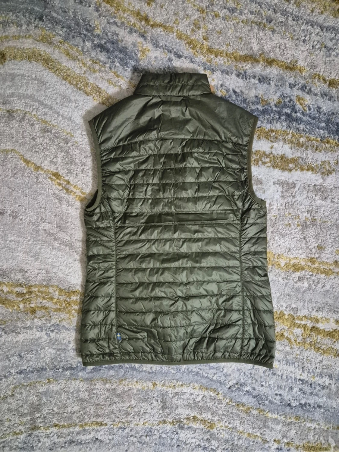 Olivgrön quiltad dunväst Fjällräven S - 1