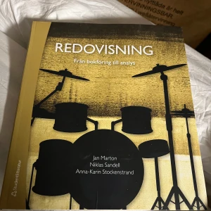 Redovisning: Från bokföring till analys - Författarna är Jan Marton, Niklas Sandell och Anna-Karin Stockenstrand. Perfekt för dig som vill fördjupa dig i redovisni