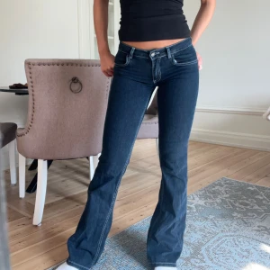 Subdued bootcut jeans - Supersnygga lowwaist flared jeans från Subdued. Använda en gång så i toppen skick! 💞 Nypris 793:-