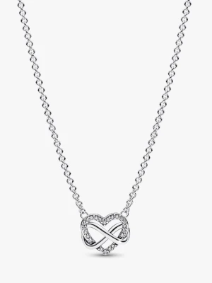 Pandora halsband - Jättefint halsband med hjärta och evighetssymbol från Pandora. Är i jättefint skick men fick den av mitt ex och säljer därför. Nypris 899, hör av dig vid frågor💕