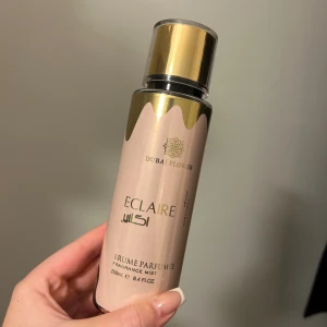  Eclaire Fragrance Mist - Fräsch och trendig body mist från Dubai Flower, Lataffa Eclaire. Perfekt för både hår och kropp. Volym: 250 ml.  Helt ny💕