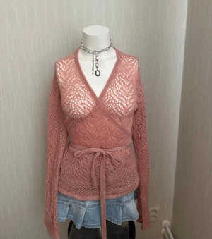 Rosa omlottstickad kofta  - L/XL