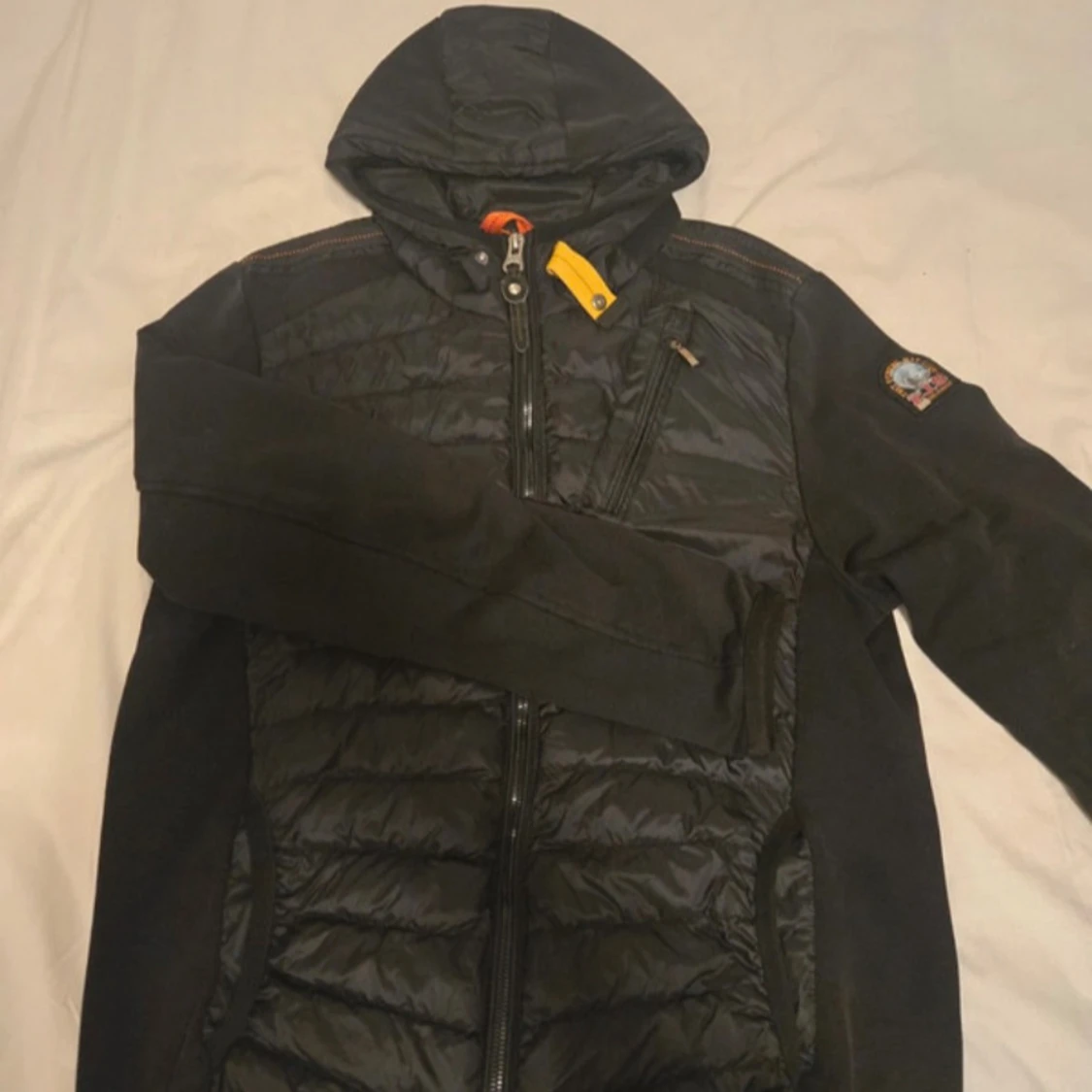 Svart hybridjacka från Parajumpers L