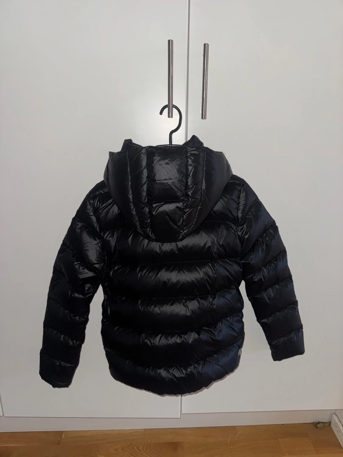 Svart dunjacka från Colmar med huva - 2