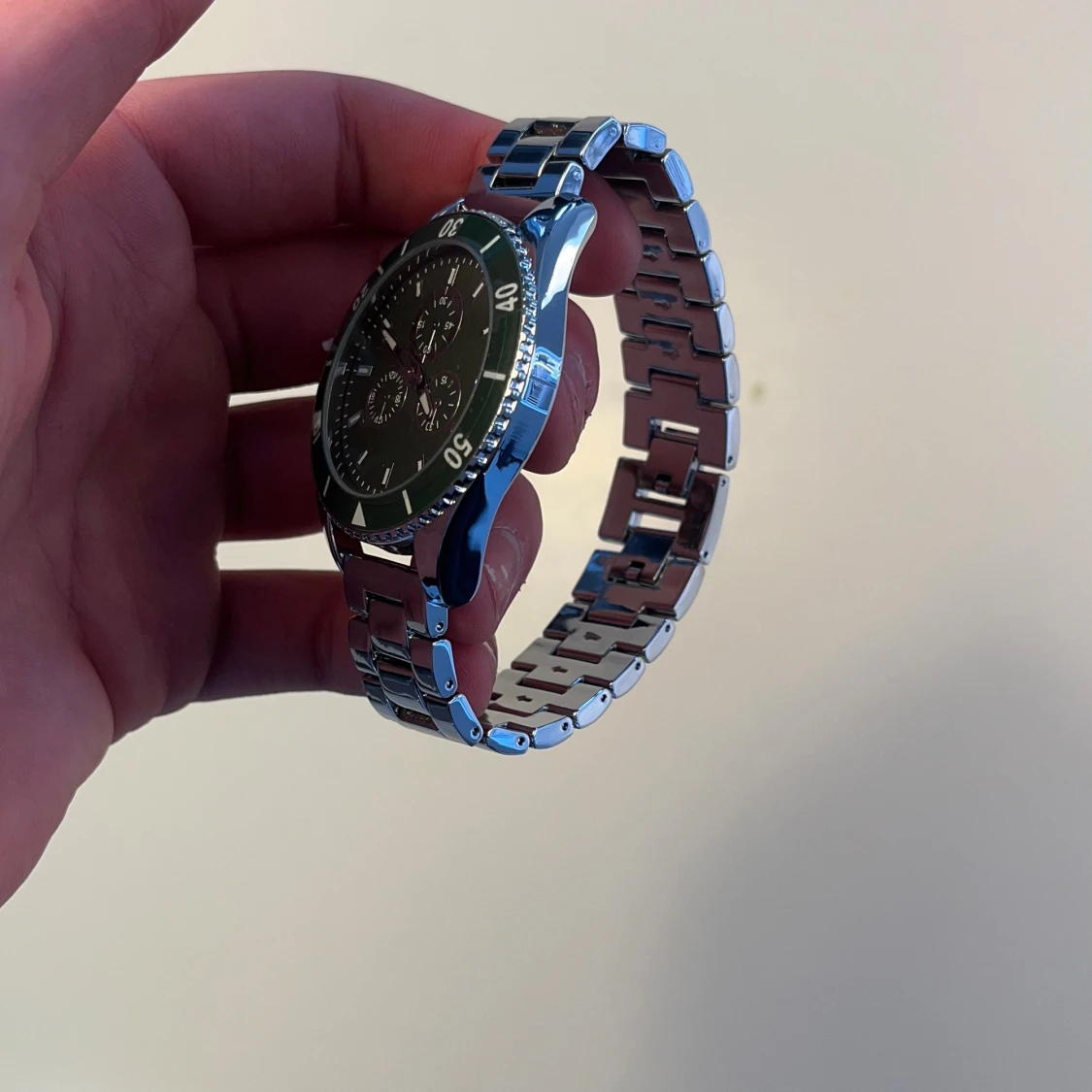 Silverfärgad klocka från Pier One