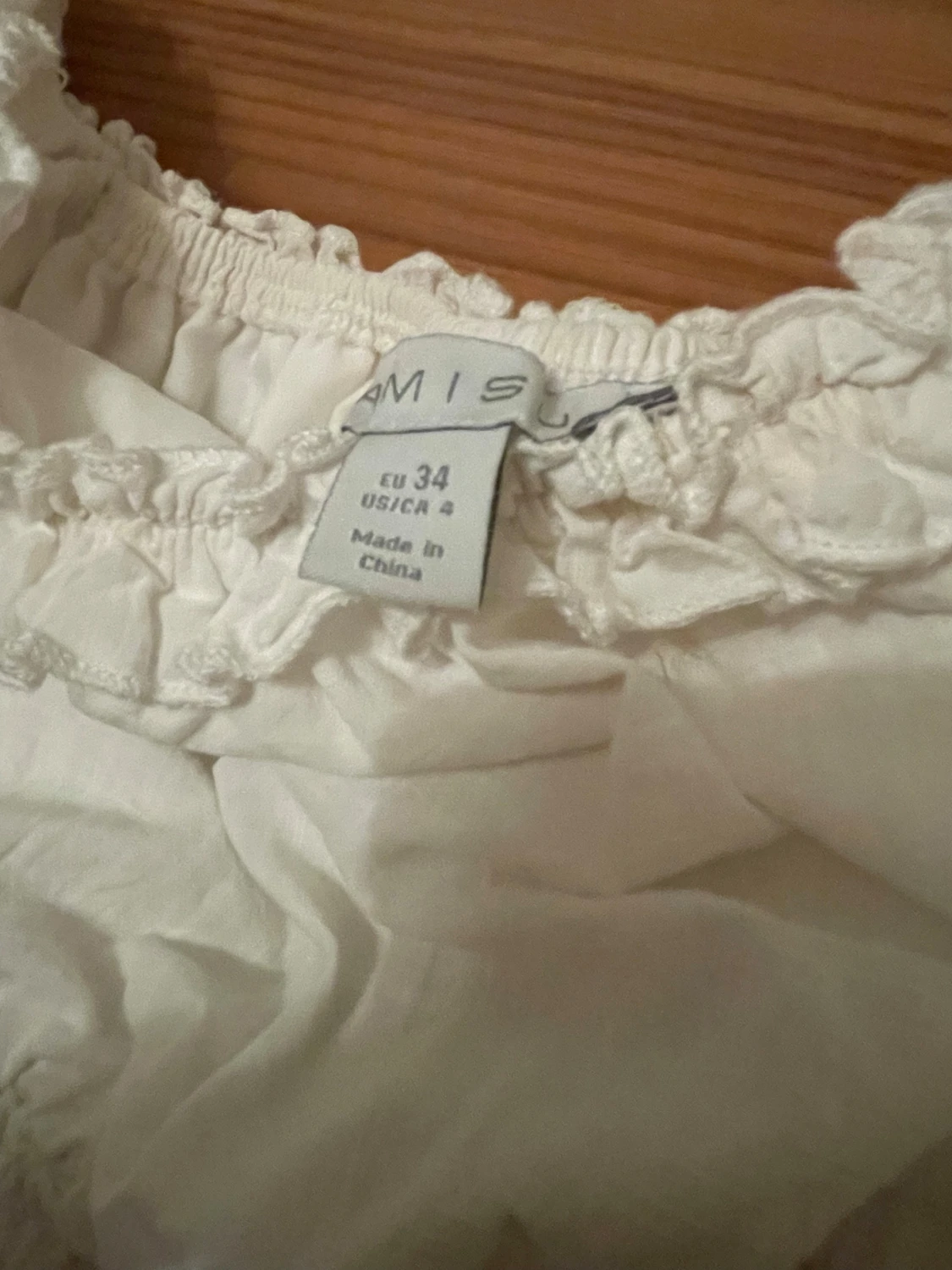 Vit offshoulder klänning från Amisu - 1